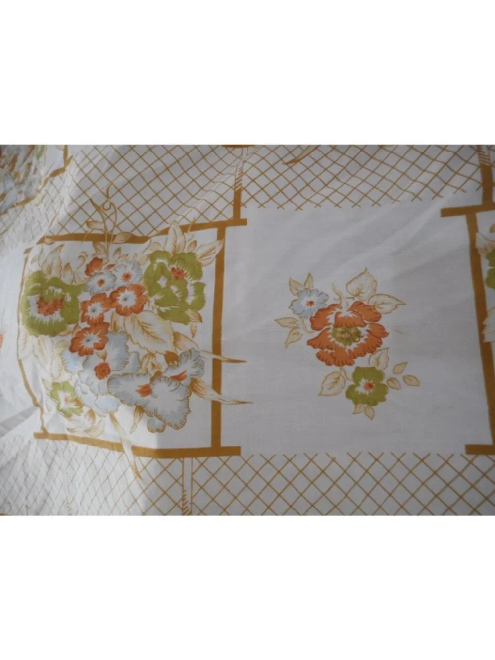 Vintage Monticello Twin 50/50 cotton/polyester tan floral trellis flat sheet
